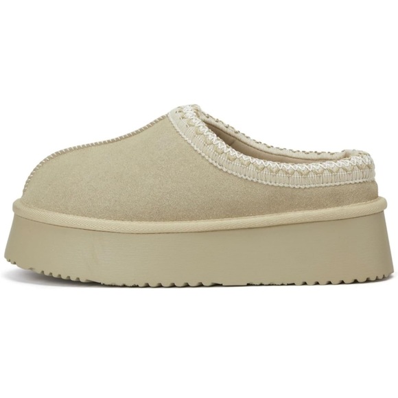 Amazon Slippers - Picture 1 of 8